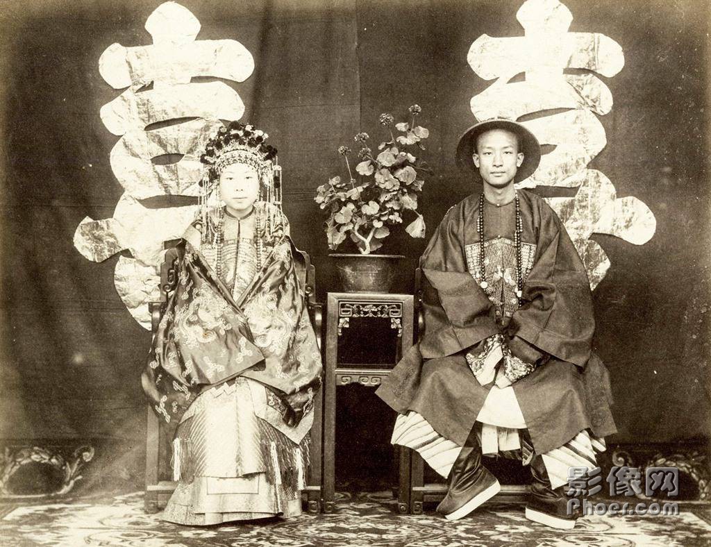 The wedding portrait of Zeng Jifen and Nie ji Gui, who were only recently identi.jpg