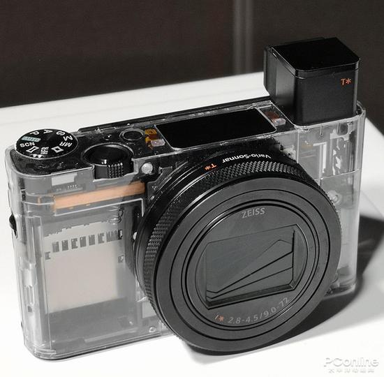 ZoOm-hcufqih3698753.jpg