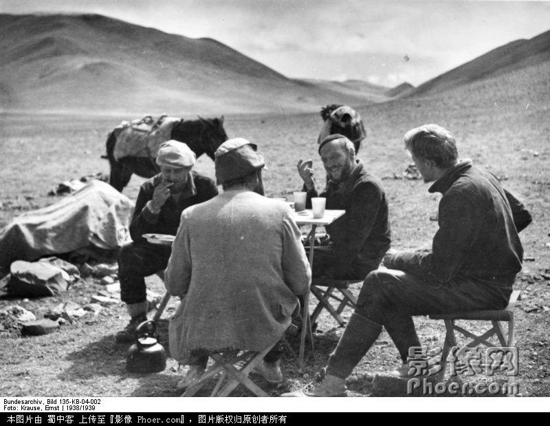 Bundesarchiv_Bild_135-KB-04-002,_Tibetexpedition,_Expeditionslager.jpg