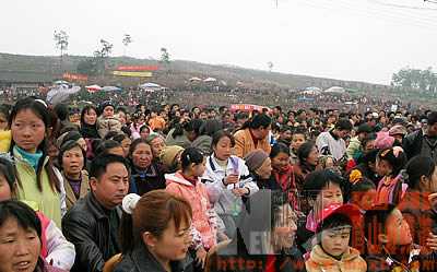 东坡区广济乡:人面桃花相映红 东坡区广济乡:人面桃花相映红