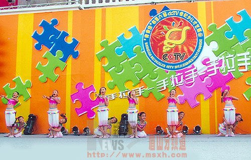 六年磨剑 《眉山丫头》全国大赛摘金奖 六年磨剑 《眉山丫头》全国大赛摘金奖