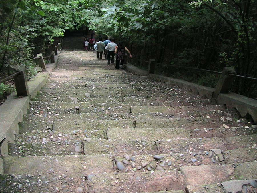 暑假里,让我们乘车游川北 暑假里,让我们乘车游川北