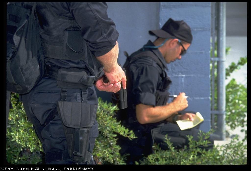 美国很危险吗?瞧瞧真正的反恐特警都用些什么家伙 美国很危险吗?瞧瞧真正的反恐特警都用些什么家伙