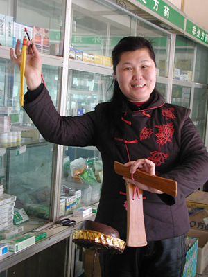 药房女老板吃错药 苦心熬出电视剧 药房女老板吃错药 苦心熬出电视剧