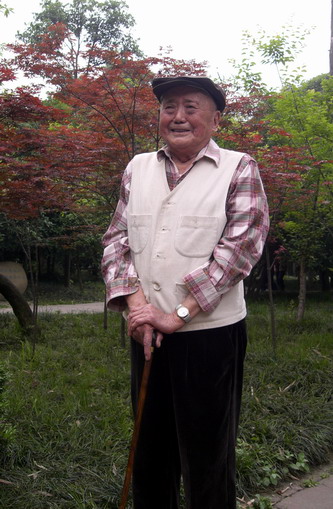伍中一过世 再不见他写诗挥毫 伍中一过世 再不见他写诗挥毫